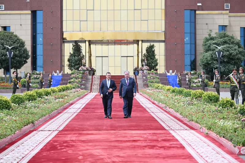 Анҷоми сафари давлатии Президенти Ҷумҳурии Қирғизистон дар Ҷумҳурии Тоҷикистон