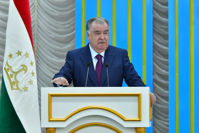 Мулоқот бо бунёдгарони неругоҳи барқии обии Роғун