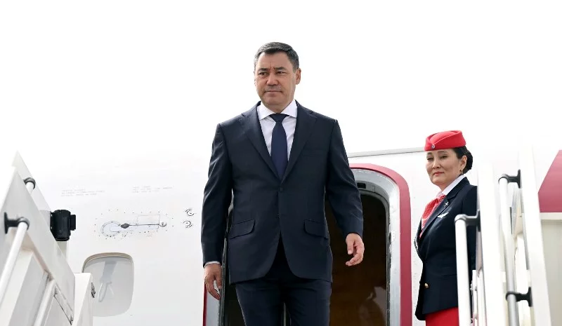 Президенти Қирғизистон Садир Жапаров бо сафари корӣ ба Тоҷикистон ташриф овард