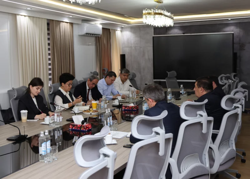МУЛОҚОТ БО НАМОЯНДАҲОИ БОНКИ ҶАҲОНӢ